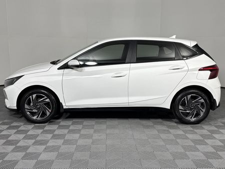 2022-Hyundai-i20-12-Fluid_18