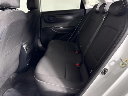 2022-Hyundai-i20-12-Fluid_3