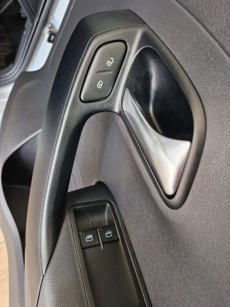 2025-Volkswagen-Polo-Vivo-14_13