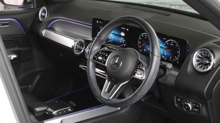 2022-Mercedes-Benz-GLB-220d-Progressive_9