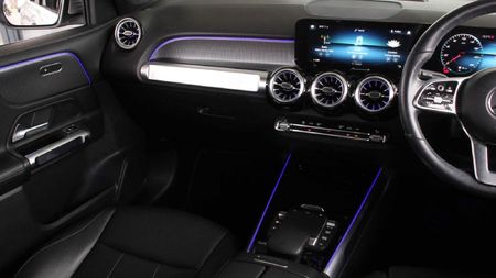 2022-Mercedes-Benz-GLB-220d-Progressive_10