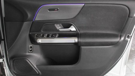 2022-Mercedes-Benz-GLB-220d-Progressive_13