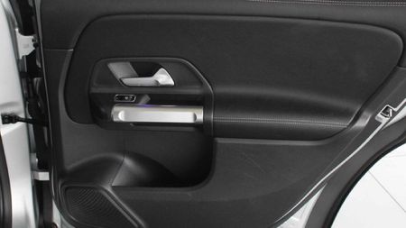 2022-Mercedes-Benz-GLB-220d-Progressive_14