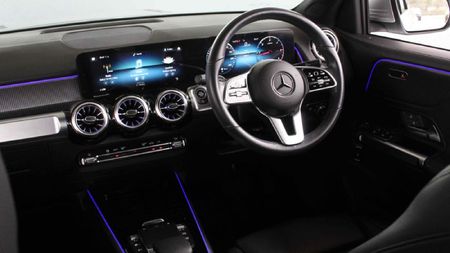 2022-Mercedes-Benz-GLB-220d-Progressive_15