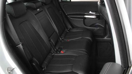 2022-Mercedes-Benz-GLB-220d-Progressive_16