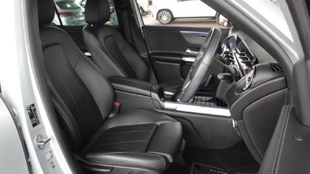 2022-Mercedes-Benz-GLB-220d-Progressive_18