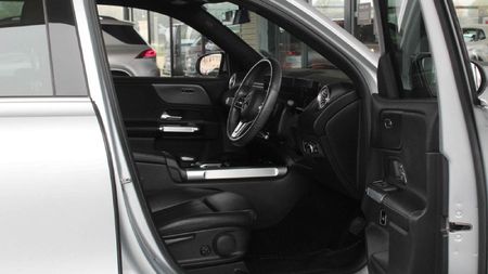 2022-Mercedes-Benz-GLB-220d-Progressive_19