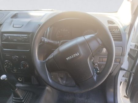 2023-Isuzu-D-Max-250C-Fleetside-Single-Cab_9