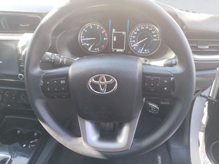 2020-Toyota-Fortuner-24-GD-6-Raised-Body-Auto_9