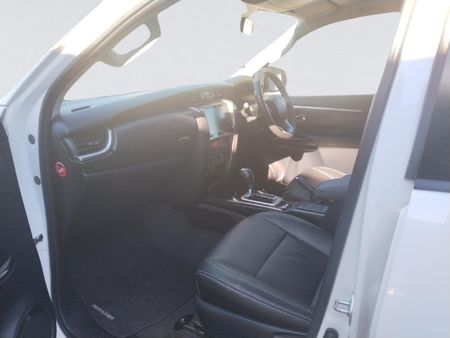 2020-Toyota-Fortuner-24-GD-6-Raised-Body-Auto_12