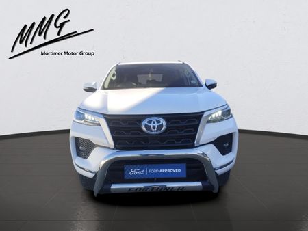 2020-Toyota-Fortuner-24-GD-6-Raised-Body-Auto_2