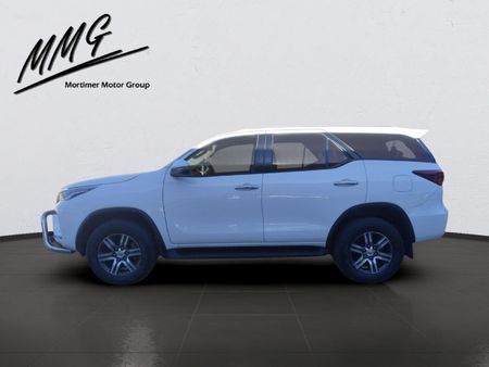 2020-Toyota-Fortuner-24-GD-6-Raised-Body-Auto_3