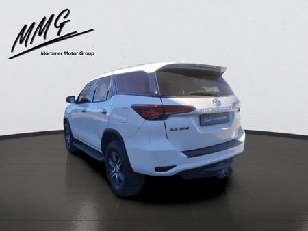 2020-Toyota-Fortuner-24-GD-6-Raised-Body-Auto_7