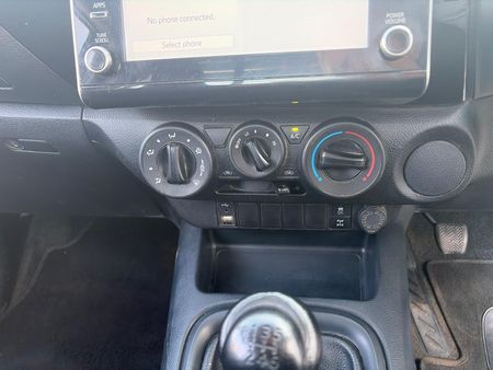 2023-Toyota-Hilux-24-GD-6-Raised-Body-Raider-Single-Cab_11