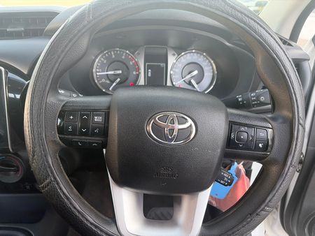 2023-Toyota-Hilux-24-GD-6-Raised-Body-Raider-Single-Cab_12
