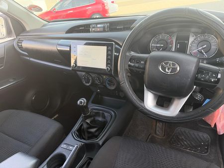 2023-Toyota-Hilux-24-GD-6-Raised-Body-Raider-Single-Cab_6