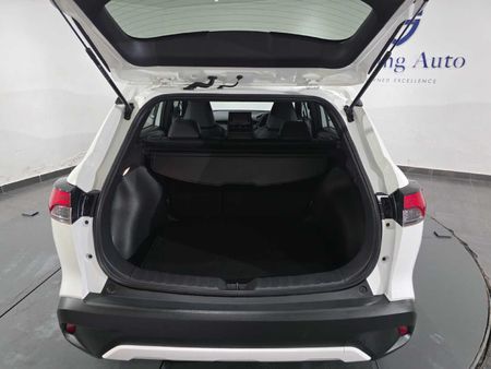 2025-Toyota-Corolla-Cross-18-XS-Hybrid_10
