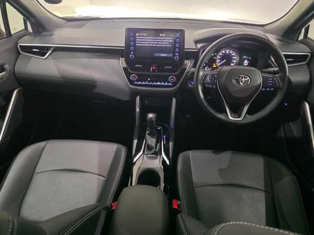 2025-Toyota-Corolla-Cross-18-XS-Hybrid_11