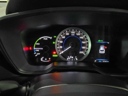 2025-Toyota-Corolla-Cross-18-XS-Hybrid_14