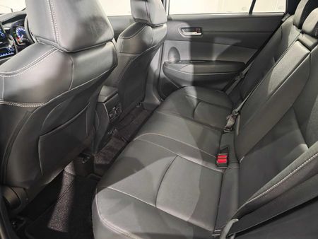 2025-Toyota-Corolla-Cross-18-XS-Hybrid_17