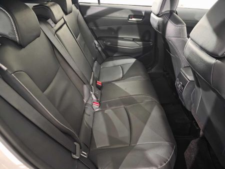 2025-Toyota-Corolla-Cross-18-XS-Hybrid_18