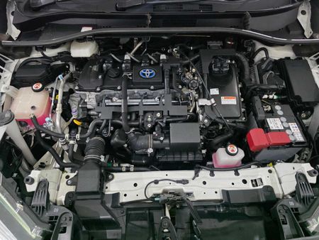2025-Toyota-Corolla-Cross-18-XS-Hybrid_19