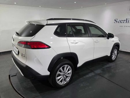 2025-Toyota-Corolla-Cross-18-XS-Hybrid_8