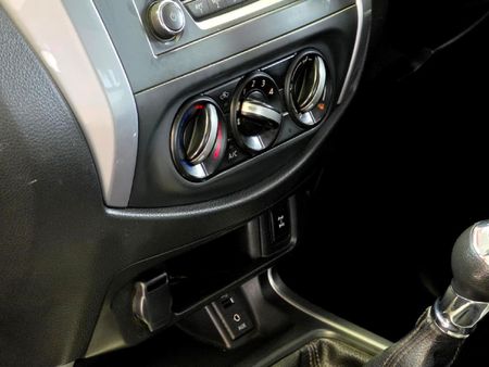 2025-Nissan-Navara-25-DDTi-SE-Single-Cab_11