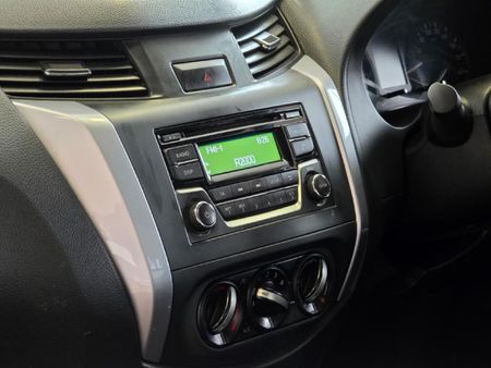 2025-Nissan-Navara-25-DDTi-SE-Single-Cab_8