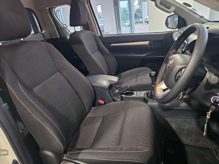 2026-Toyota-Hilux-24-GD-6-Raised-Body-Raider-Extended-Cab_11