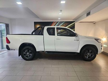 2026-Toyota-Hilux-24-GD-6-Raised-Body-Raider-Extended-Cab_1