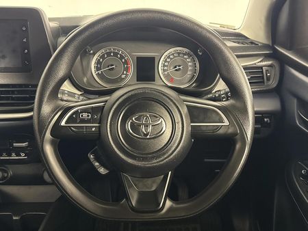 2024-Toyota-Starlet-15-XS-Auto_9