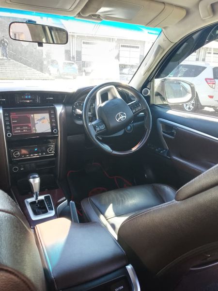 2020-Toyota-Fortuner-24-GD-6-Raised-Body-Auto_18