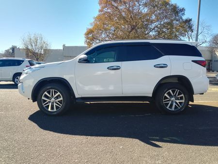 2020-Toyota-Fortuner-24-GD-6-Raised-Body-Auto_3