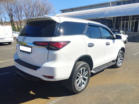 2020-Toyota-Fortuner-24-GD-6-Raised-Body-Auto_5
