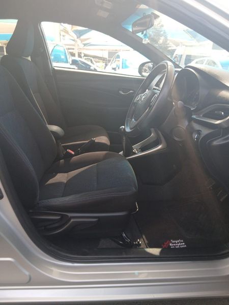 2018-Toyota-Yaris-15-XS-5-dr_9