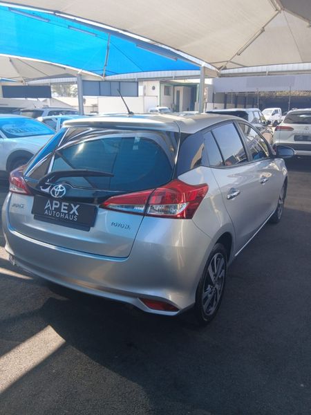 2018-Toyota-Yaris-15-XS-5-dr_1