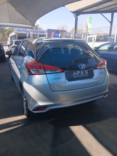 2018-Toyota-Yaris-15-XS-5-dr_3