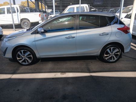 2018-Toyota-Yaris-15-XS-5-dr_4