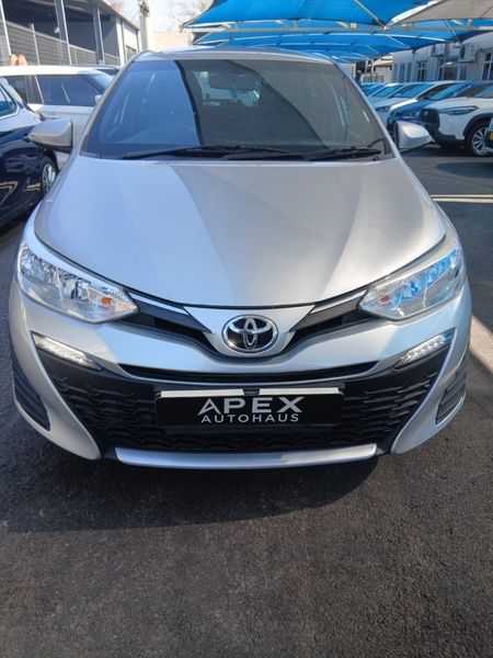 2018-Toyota-Yaris-15-XS-5-dr_6