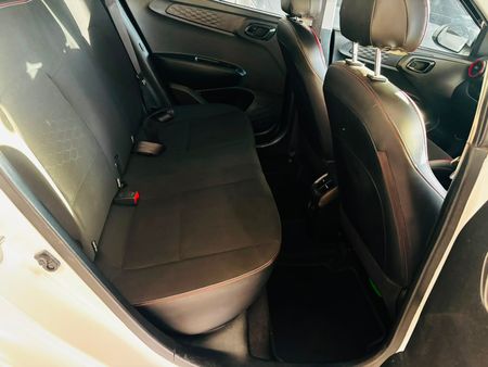 2023-Hyundai-Grand-i10-10-Fluid_10