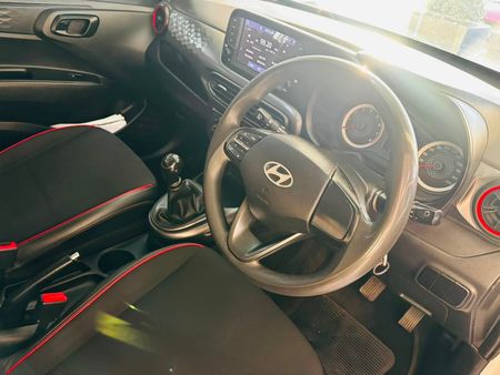 2023-Hyundai-Grand-i10-10-Fluid_12