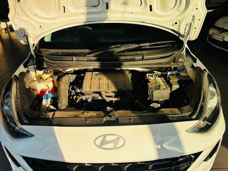 2023-Hyundai-Grand-i10-10-Fluid_14