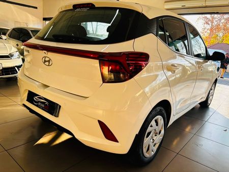 2023-Hyundai-Grand-i10-10-Fluid_18