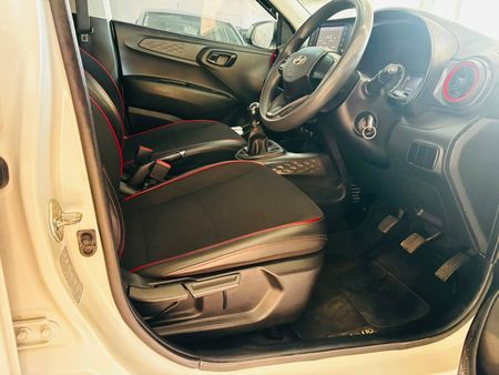 2023-Hyundai-Grand-i10-10-Fluid_4