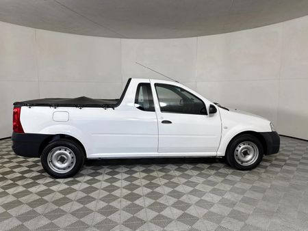 2019-Nissan-NP200-16_14