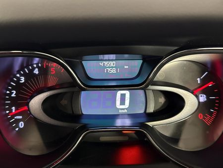2017-Renault-Captur-15-dCi-Dynamique-5-dr-66kW_2