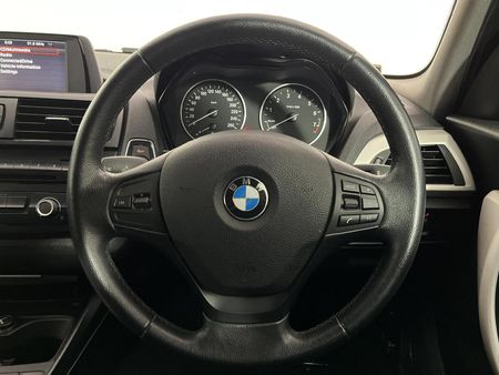 2015-BMW-1-Series-116i-5-dr-Auto_11