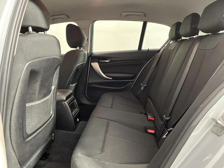 2015-BMW-1-Series-116i-5-dr-Auto_3