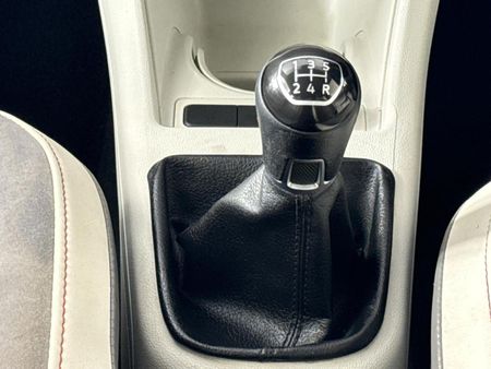 2018-Volkswagen-Up-Beats-10-5-dr_9